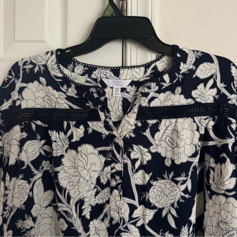 Time and Tru Women's XXXL Navy Floral Lace Yoke Shirt Long Sleeve Blouse NWT - Picture 6 of 11